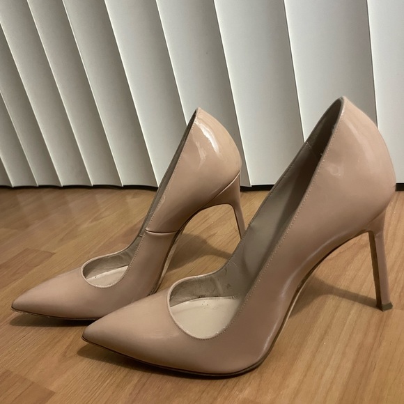 Manolo Blahnik Dark Blush Patent Leather Pointed Toe Pumps - Picture 4 of 6